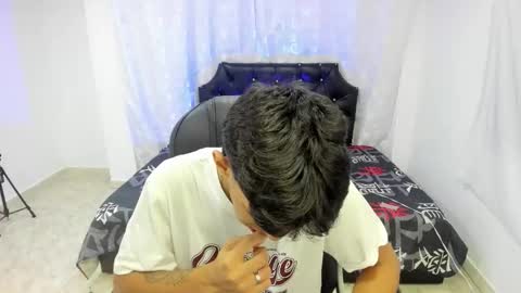 Axel online show from 10.23.25