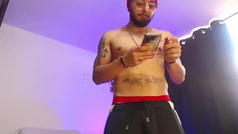 Independiente Model online show from 01.07.26