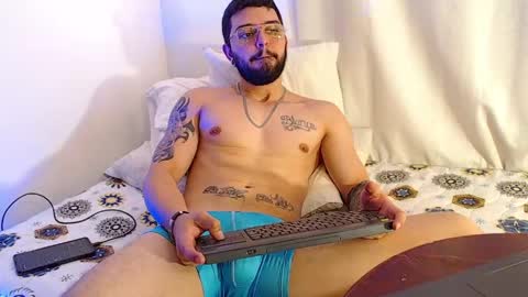 Independiente Model online show from 05.16.26