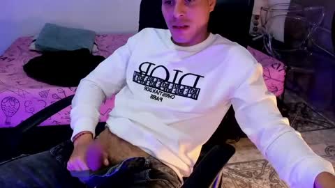 Snapshot of axel__fierro chatting on 04.16.26 axel__fierro online show from 04.16.26