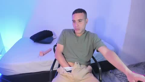 Snapshot of axel__fierro chatting on 04.18.26 axel__fierro online show from 04.18.26