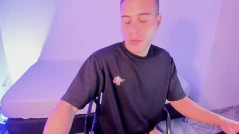 Snapshot of axel__fierro chatting on 04.19.26 axel__fierro online show from 04.19.26
