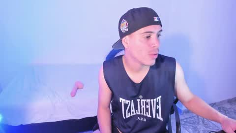 Snapshot of axel__fierro chatting on 04.25.26 axel__fierro online show from 04.25.26