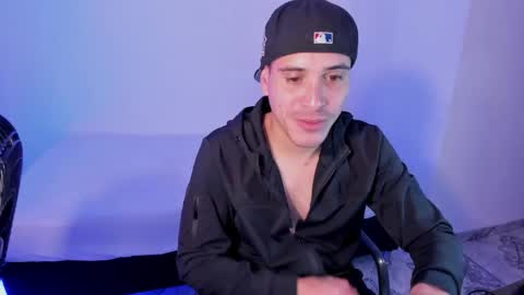 Snapshot of axel__fierro chatting on 04.26.26 axel__fierro online show from 04.26.26