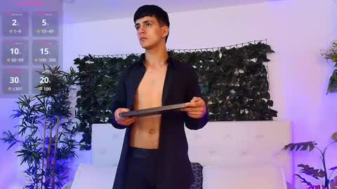 Snapshot of axel_draven chatting on 09.22.25 axel_draven online show from 09.22.25