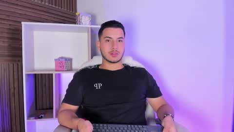 axel_grey_ online show from 10.24.25