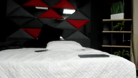 Snapshot of axel_hendrick chatting on 04.28.26 axel_hendrick online show from 04.28.26