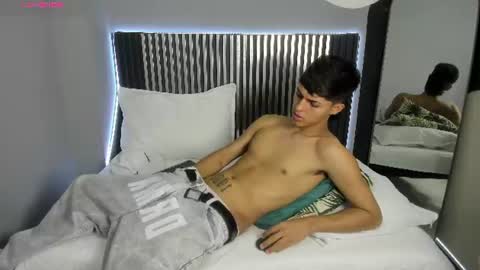 Snapshot of axel_mendoza_ chatting on 06.11.26 A X E L online show from 06.11.26