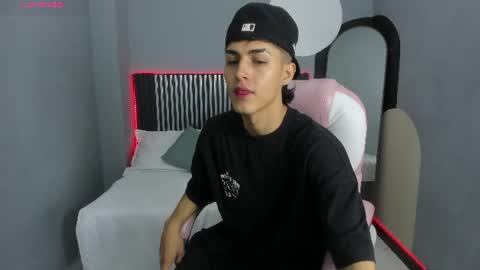 Snapshot of axel_mendoza_ chatting on 06.16.26 A X E L online show from 06.16.26