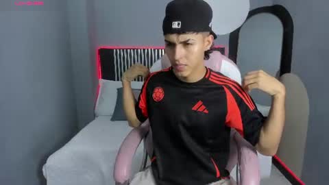 Snapshot of axel_mendoza_ chatting on 06.17.26 A X E L online show from 06.17.26