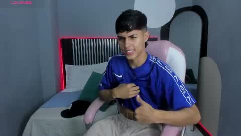 Snapshot of axel_mendoza_ chatting on 06.26.26 A X E L online show from 06.26.26
