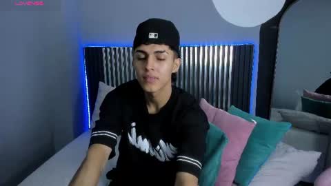 Snapshot of axel_mendoza_ chatting on 07.02.26 A X E L online show from 07.02.26