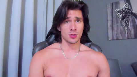 Snapshot of axel_owen chatting on 12.12.24 Axel online show from 12.12.24