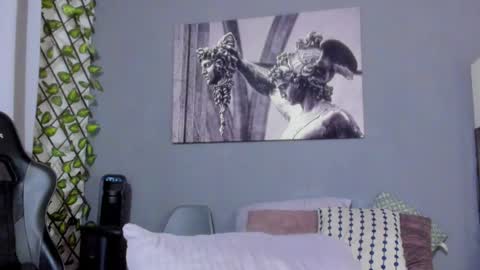 Snapshot of axel_owen chatting on 01.08.25 Axel online show from 01.08.25