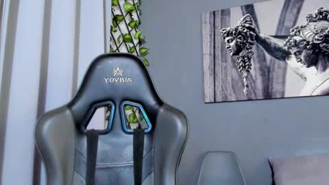 Snapshot of axel_owen chatting on 02.16.25 Axel online show from 02.16.25