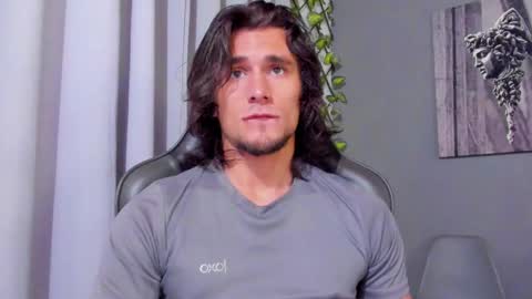 Snapshot of axel_owen chatting on 03.04.25 Axel online show from 03.04.25