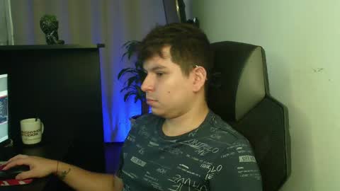 Axel online show from 04.14.26