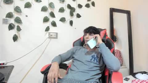 axel_rosse2 online show from 11.02.25