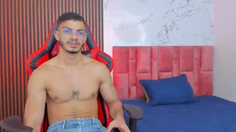 Snapshot of axel_stein2 chatting on 12.19.24 Axel online show from 12.19.24