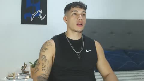 INDEPENDENT MODEL  online show from 01.19.25