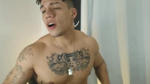 INDEPENDENT MODEL  online show from 02.20.25