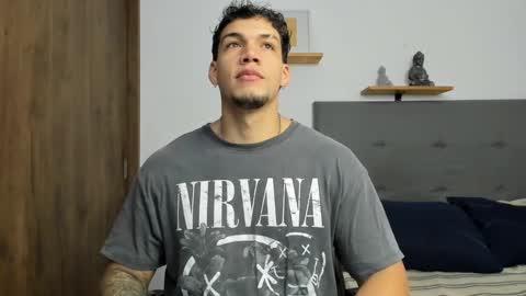 INDEPENDENT MODEL  online show from 10.05.25