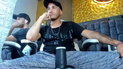 Axell Cross2 online show from 03.02.25