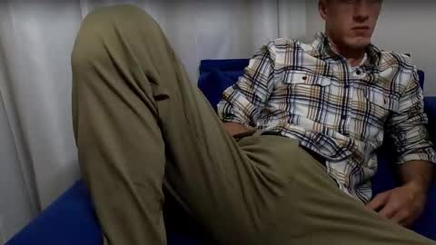 Axl online show from 09.21.25