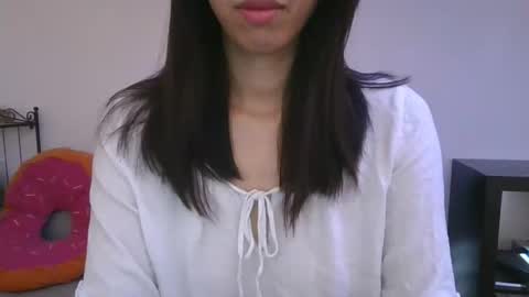 Snapshot of axuepetitt chatting on 09.23.25 axue online show from 09.23.25