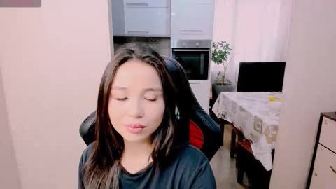 Aya Moon online show from 11.04.25