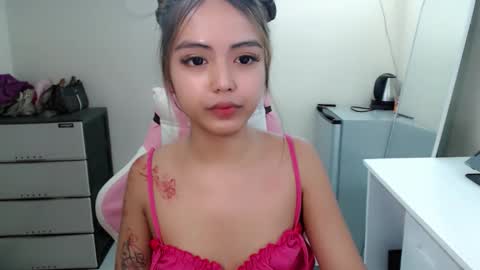 ayalvrs18 online show from 10.02.25