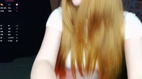 Snapshot of ayanagrrace chatting on 12.19.25 Aya online show from 12.19.25