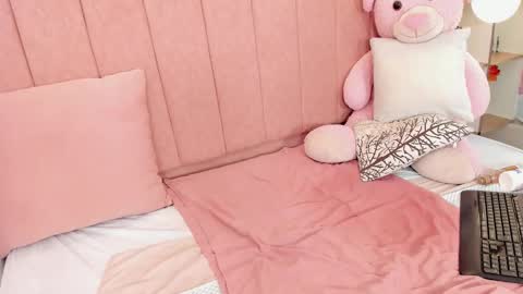 Ayelen Spacee online show from 11.30.25