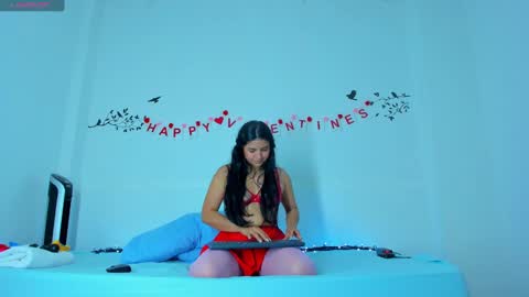 Snapshot of ayheleen_sexygirl3 chatting on 02.14.25 Mariana online show from 02.14.25