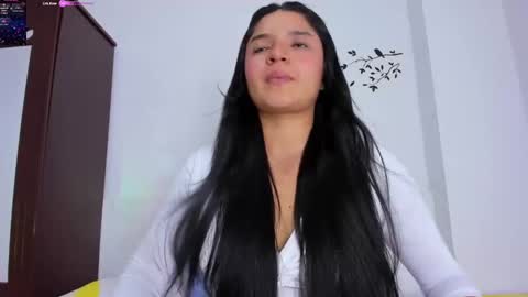 Snapshot of ayheleen_sexygirl3 chatting on 10.06.25 Mariana online show from 10.06.25