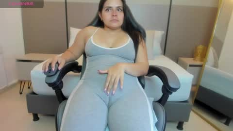 Snapshot of ayla13_ chatting on 04.27.26 Alyda Jaramillo online show from 04.27.26