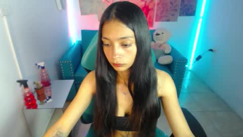 aylanny_m online show from 11.21.25