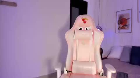 Ayleen online show from 10.18.25