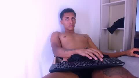 Snapshot of aylensantos chatting on 02.11.25 Aylen online show from 02.11.25