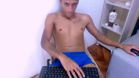 Snapshot of aylensantos chatting on 02.15.25 Aylen online show from 02.15.25