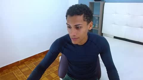 Snapshot of aylensantos chatting on 02.15.25 Aylen online show from 02.15.25