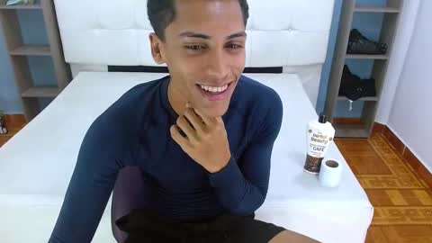 Snapshot of aylensantos chatting on 02.16.25 Aylen online show from 02.16.25