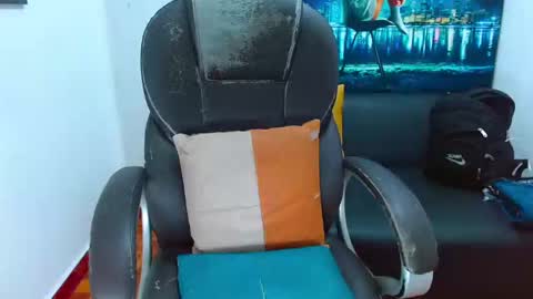 Snapshot of aylensantos chatting on 02.21.25 Aylen online show from 02.21.25