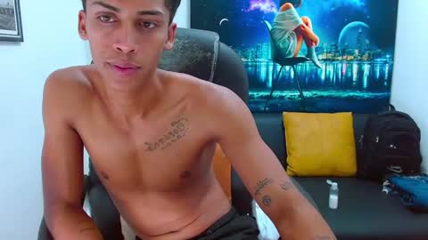 Snapshot of aylensantos chatting on 02.21.25 Aylen online show from 02.21.25