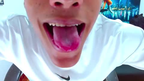 Snapshot of aylensantos chatting on 02.22.25 Aylen online show from 02.22.25