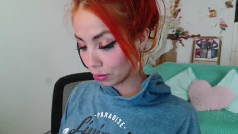 Snapshot of aylin_diazz chatting on 06.11.26 Aylin online show from 06.11.26