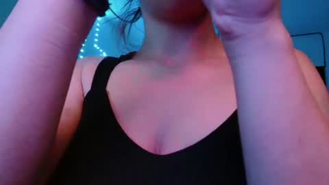 Snapshot of aylin_diazz chatting on 06.26.26 Aylin online show from 06.26.26