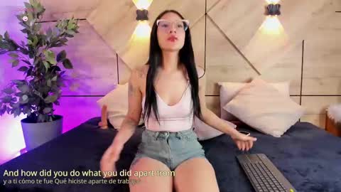 Snapshot of aylin_rousse chatting on 10.06.25 ayllin online show from 10.06.25