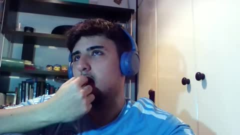 Snapshot of aymimadrdelbich0 chatting on 03.01.25 ApoloArt online show from 03.01.25