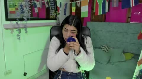 Snapshot of aysha_winxs chatting on 06.25.26 Aysha online show from 06.25.26